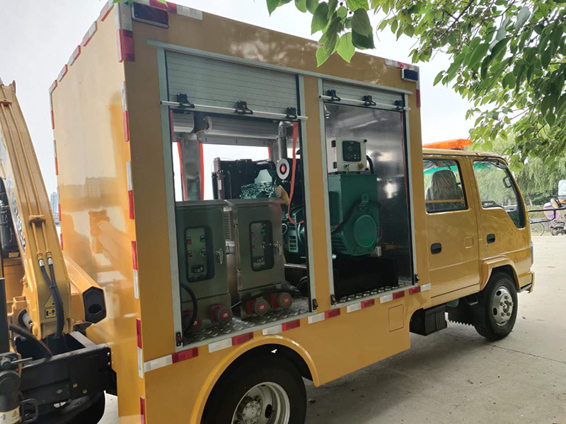 1000立方带吊组合排水车